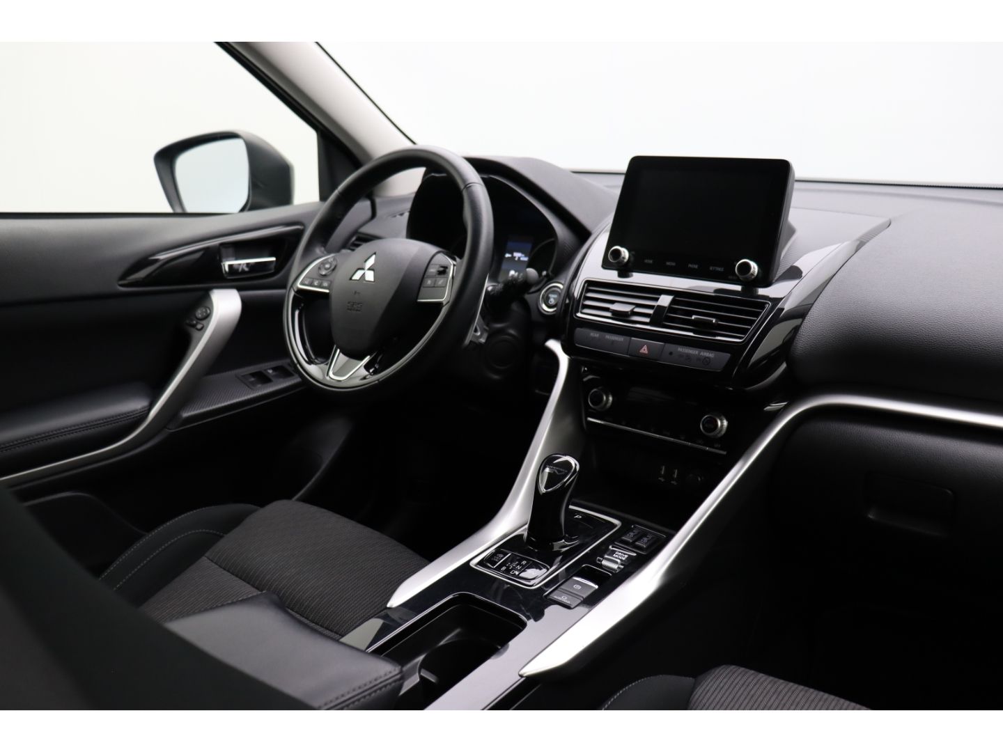 Fahrzeugabbildung Mitsubishi Eclipse Cross Basis Hybrid 4WD SHZ Rückfahrkam