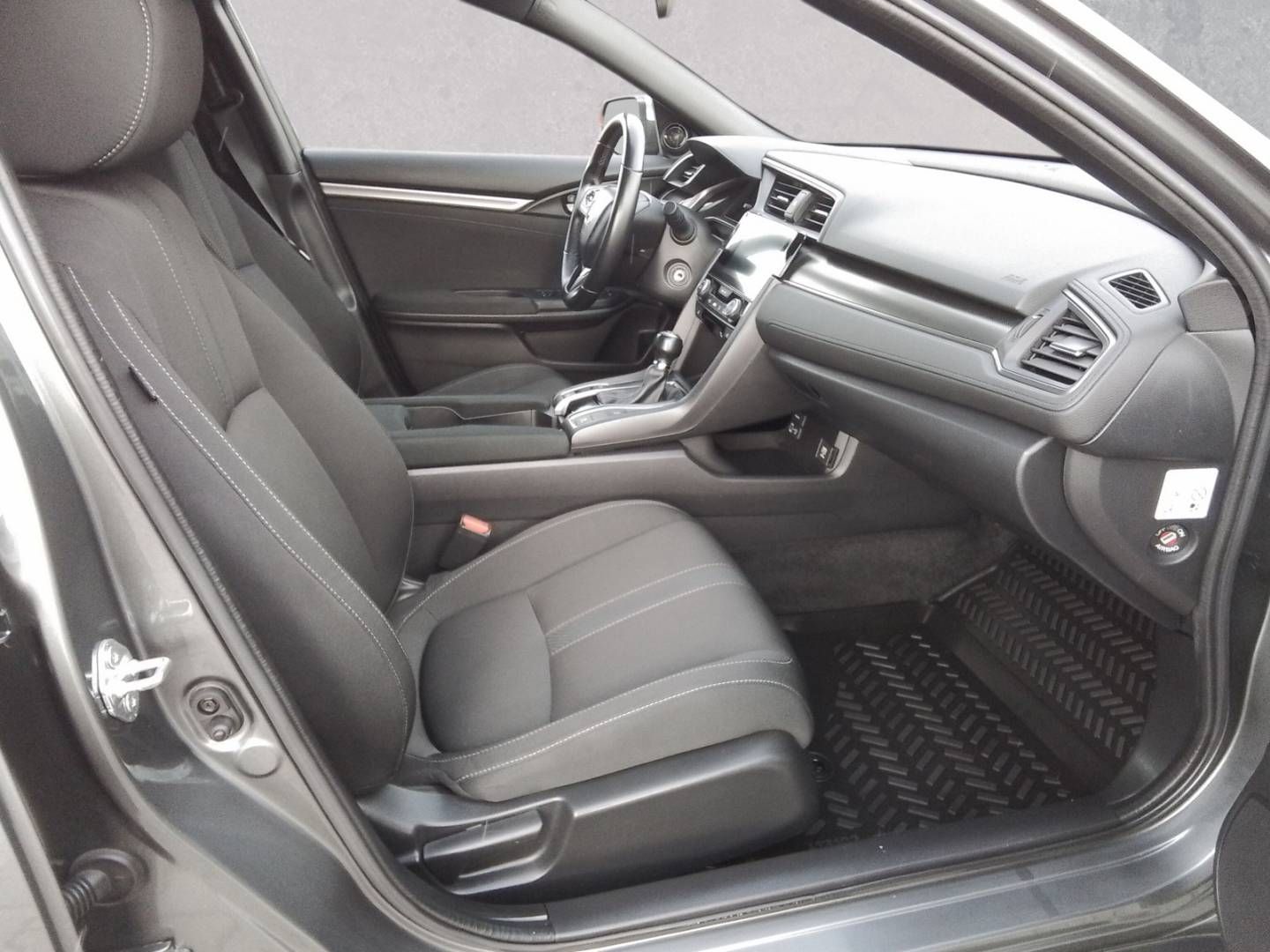 Fahrzeugabbildung Honda Civic 1.0 Turbo Elegance