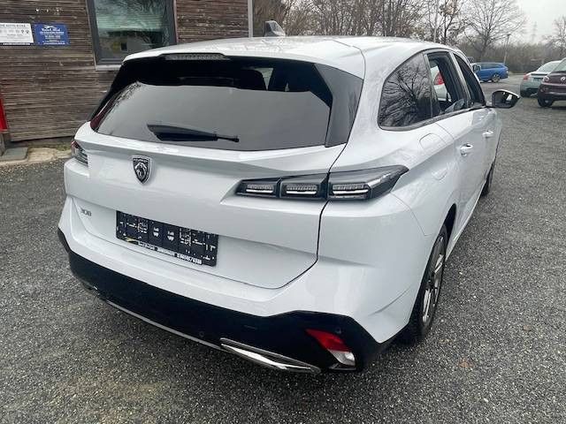 Fahrzeugabbildung Peugeot 308 SW Allure Blue HDI 130 eAT