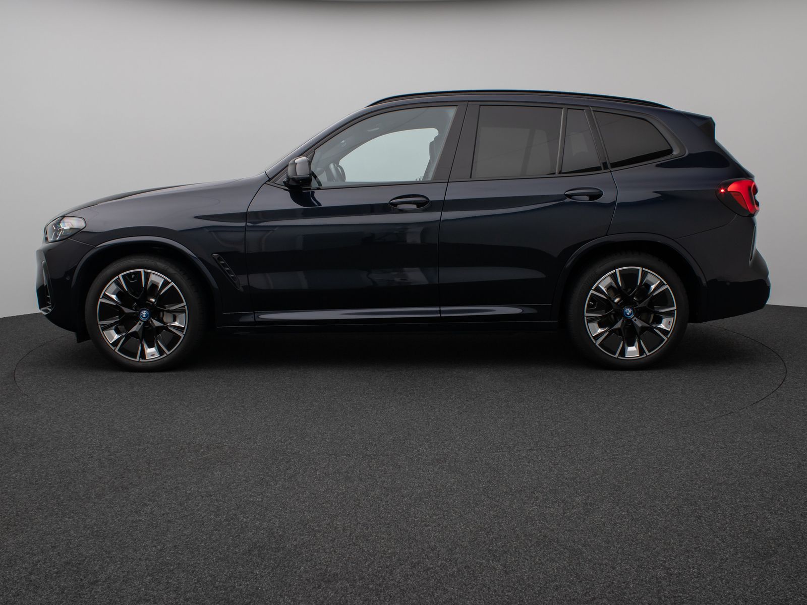 Fahrzeugabbildung BMW iX3 Impressive M Sport Panorama 360°HUD DAB H/K