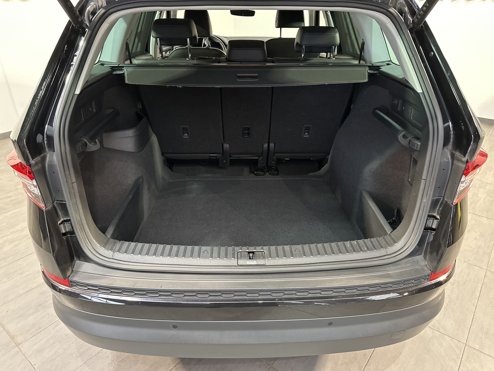 Fahrzeugabbildung SKODA Kodiaq 2.0 TDI DSG Style NAV+LED+DCC+18ZOLL+SHZ