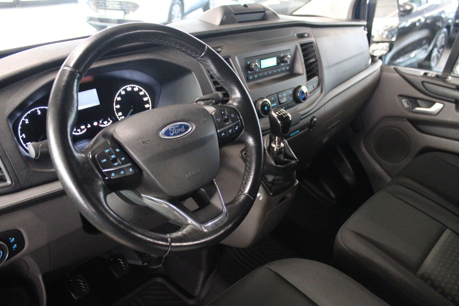 Fahrzeugabbildung Ford Transit Custom TREND L1 Kasten AHK KLIMA 1.Hand