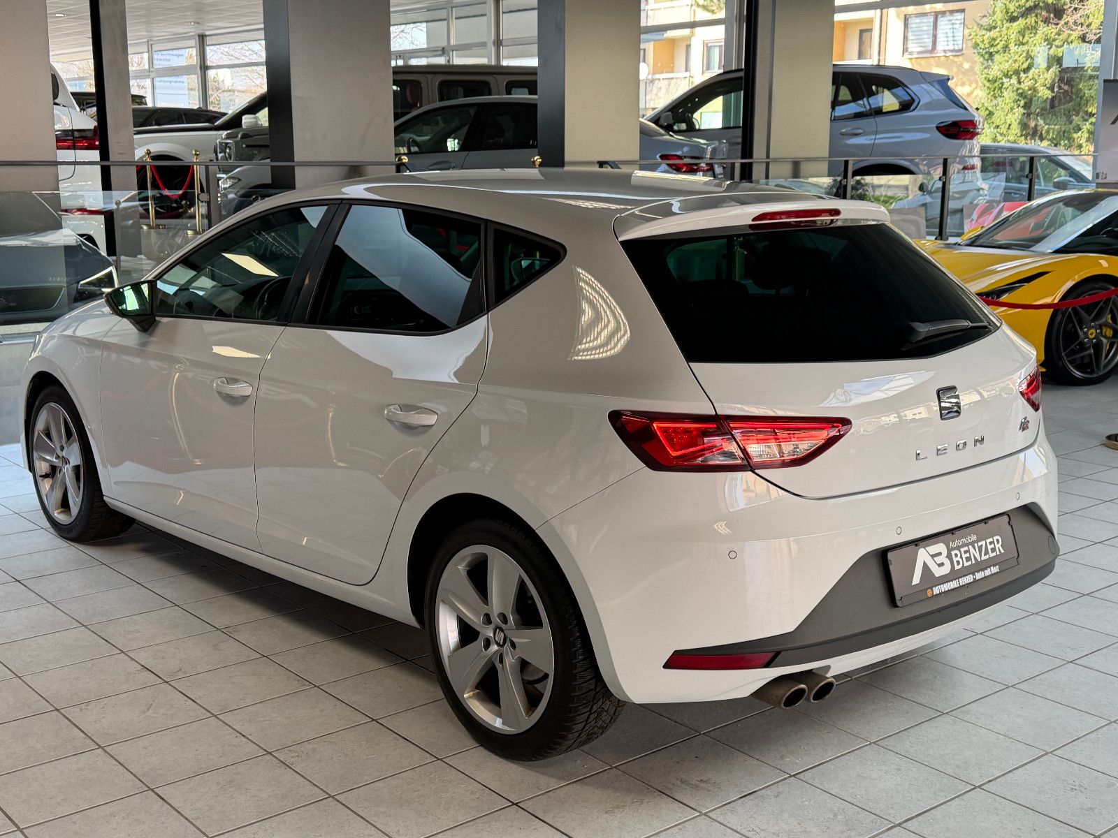 Fahrzeugabbildung SEAT Leon /FR-LINE/LED/NAVI/LEDER/KLIMA/ACC