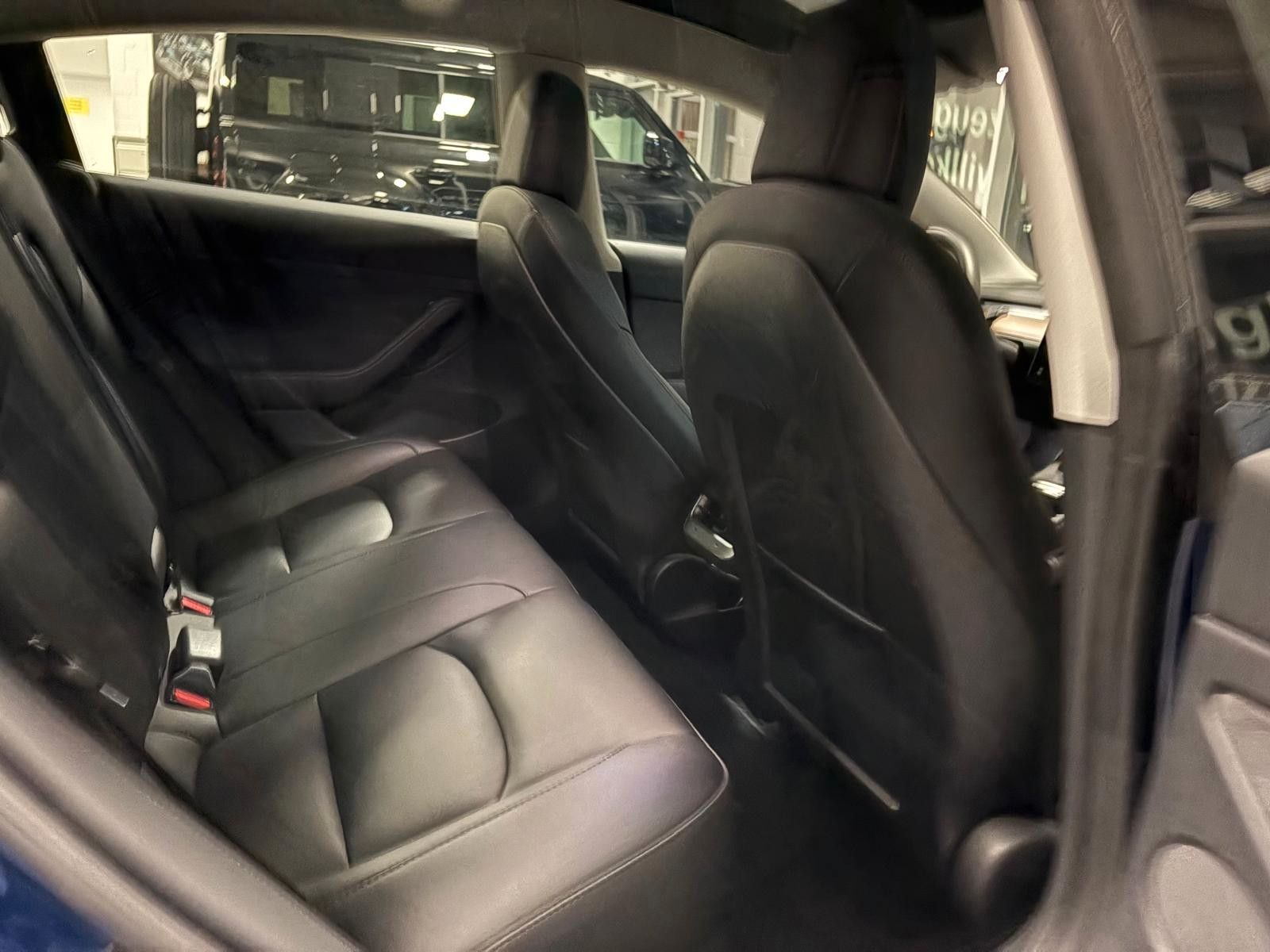 Fahrzeugabbildung Tesla Model 3 Long Range Dual AWD