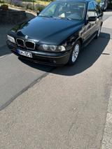 BMW e39 520i Facelift - BMW 520: E39 520i