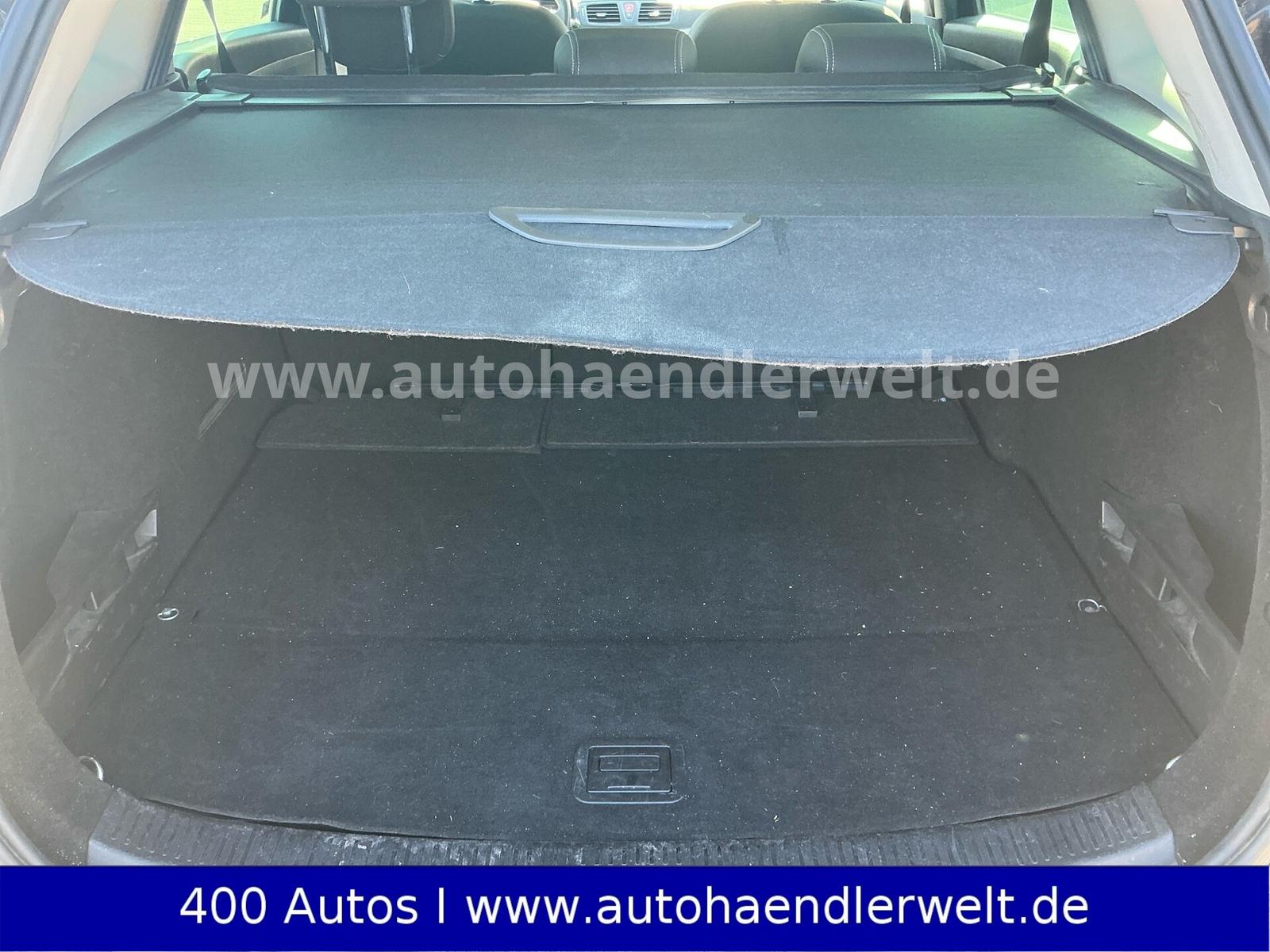 Renault Megane 2011 — photo 8