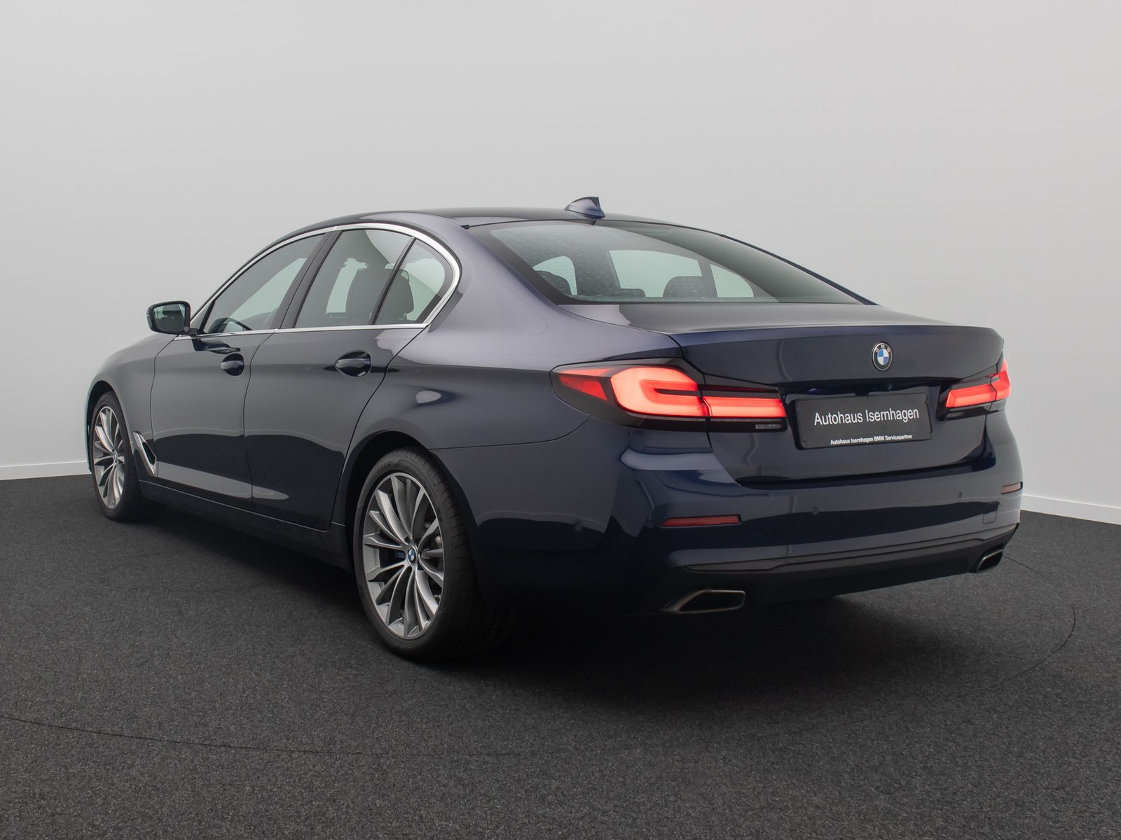 Fahrzeugabbildung BMW 540d xD DisplKey Laser DAB MSport HUD H/K 19Zoll