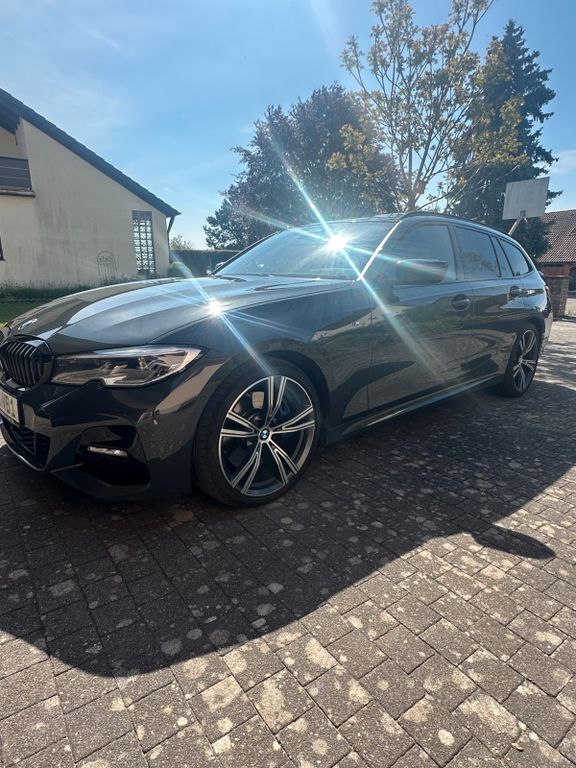 Image of BMW 320
