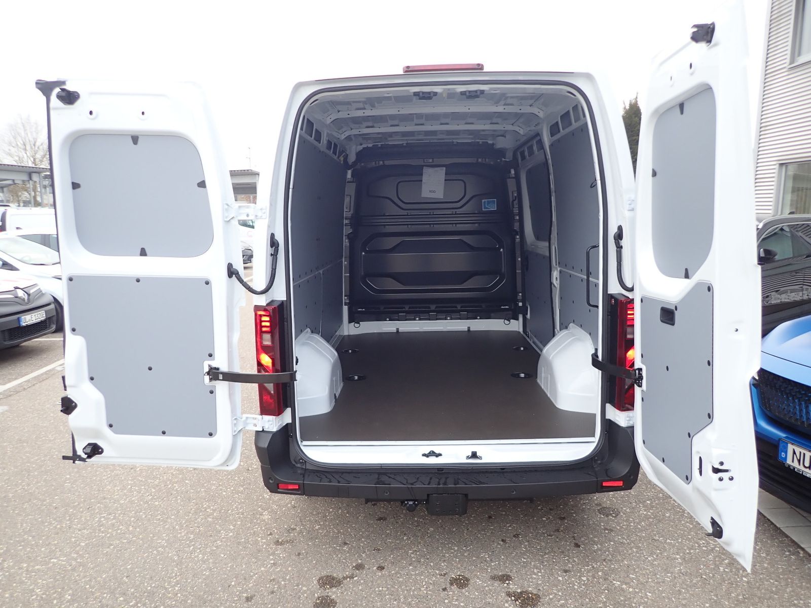Fahrzeugabbildung Renault Master Kastenwagen E-Tech FWD Kasten advance L2H