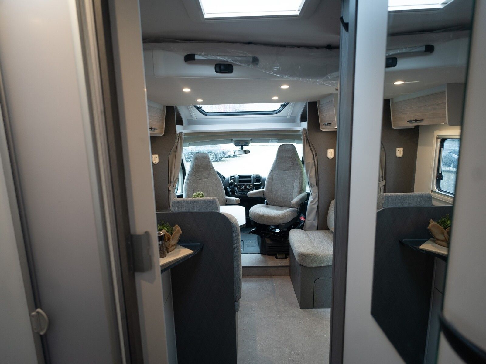 Fahrzeugabbildung Etrusco T-Modell Base 7.4 SB MJ26*Markise*Hubbett*Pakete