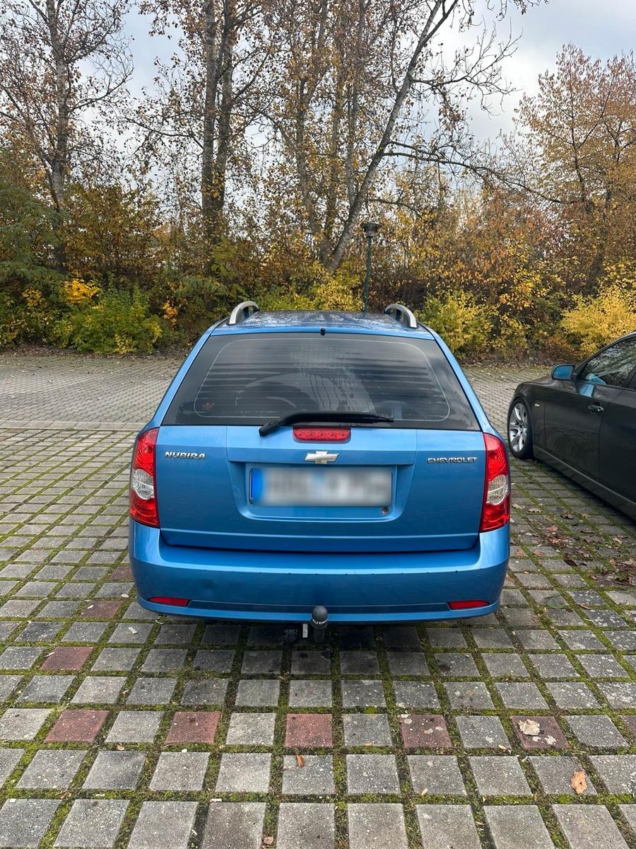 Chevrolet Nubira 2010 — rear view