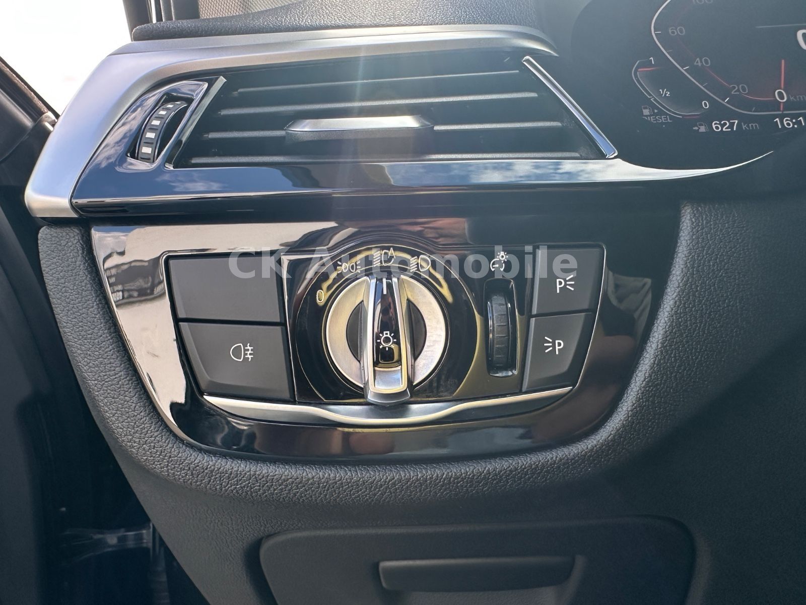Fahrzeugabbildung BMW 520d Touring/Navi/Laser/Head-Up/Leder/360°/AHK