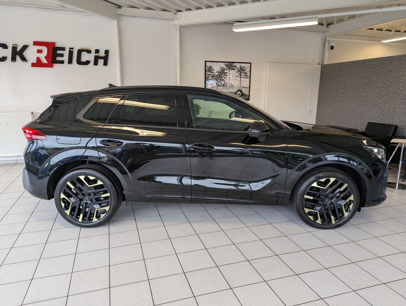 Fahrzeugabbildung CUPRA Terramar 1.5 TSI Tribe Senn Pano Matrix HUD AHK