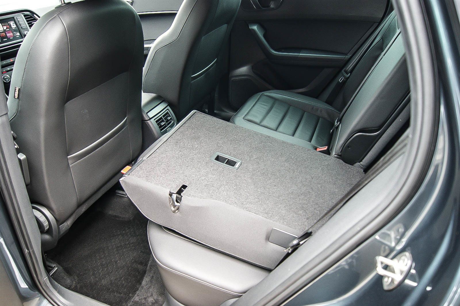 Fahrzeugabbildung SEAT Ateca 1.4TSI Xcellence LEDER NAVI 360°KAMERA ACC