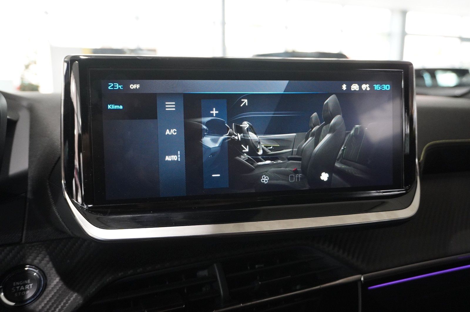 Fahrzeugabbildung Peugeot 2008 1.2 HYBRID GT E-DSC NAVI/LED/KAMERA/SPORT