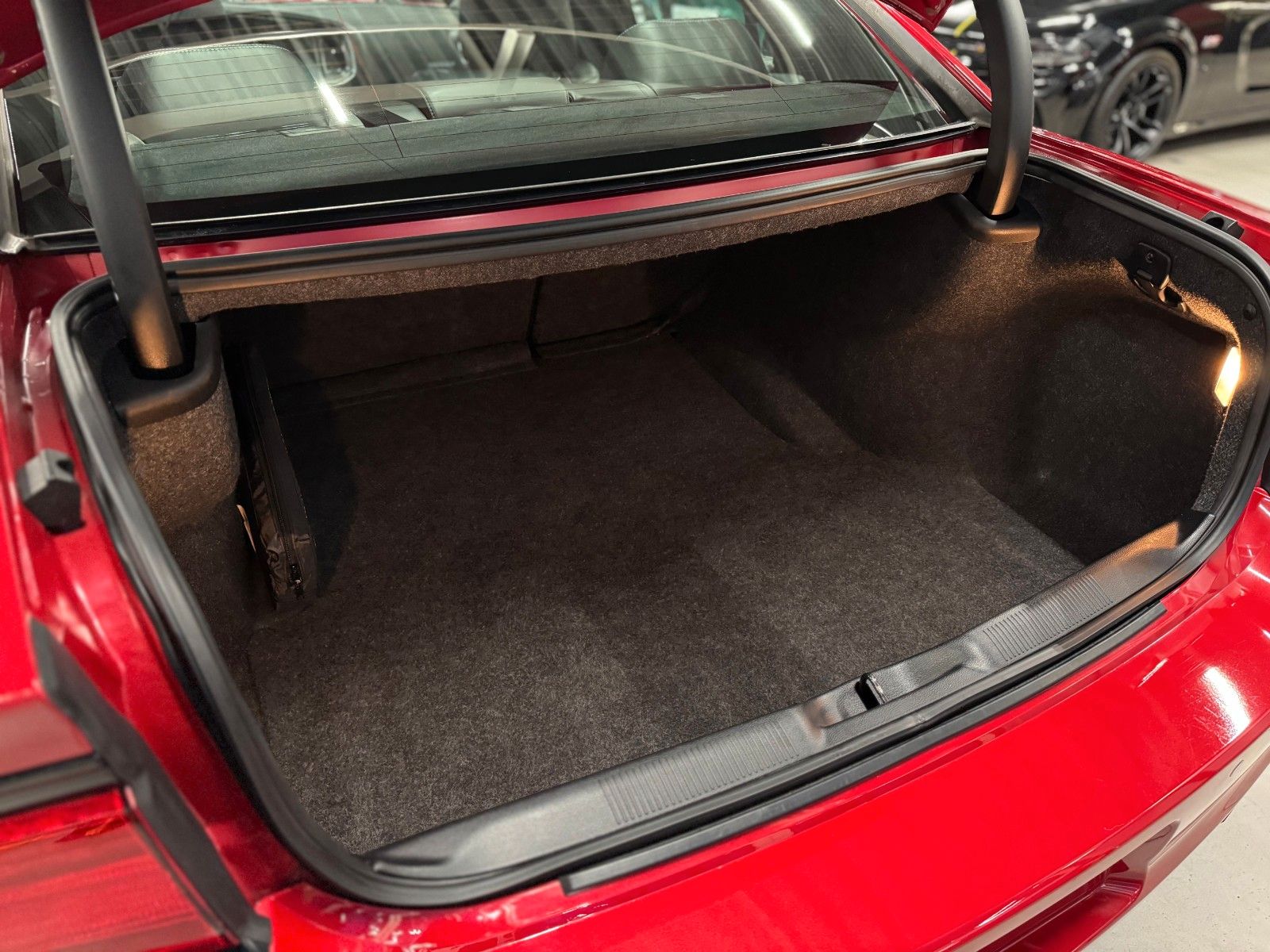 Fahrzeugabbildung Dodge Charger 5,7 R/T "Road-Track" Deutsche EZ