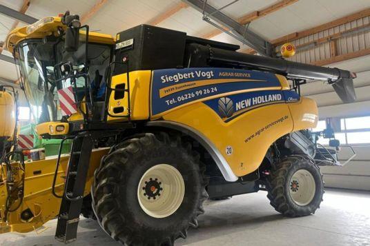 New Holland CR8080