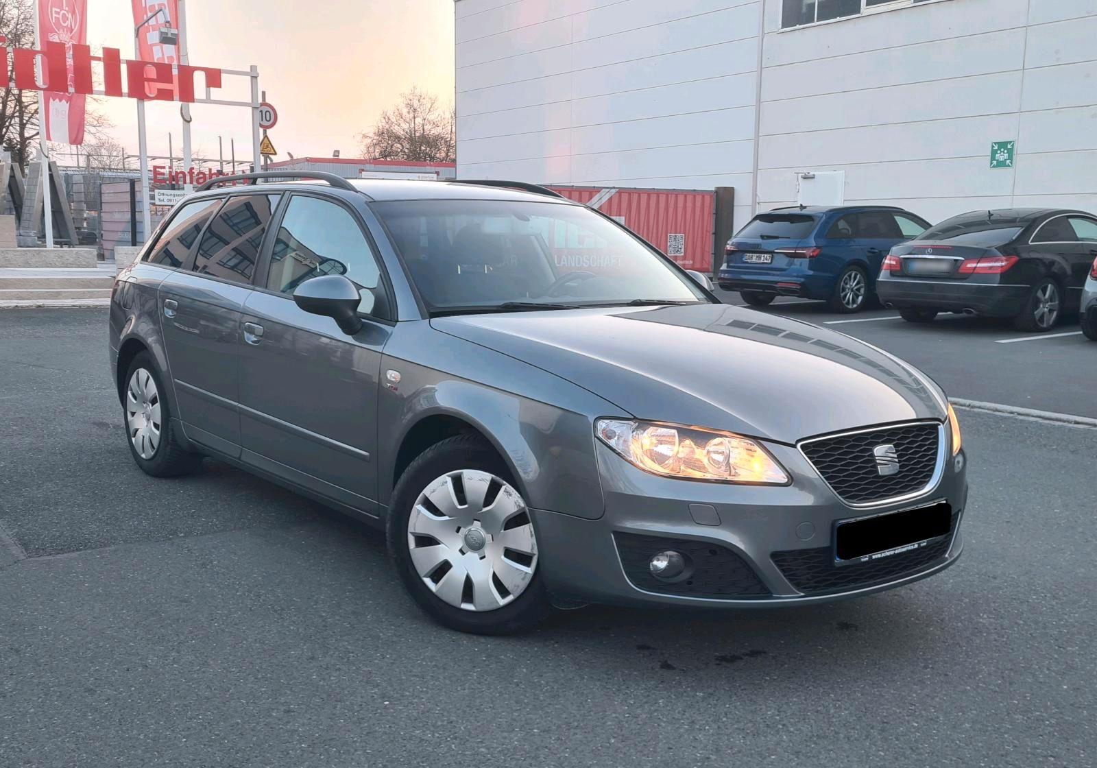 Seat Exeo 2012 — rear view