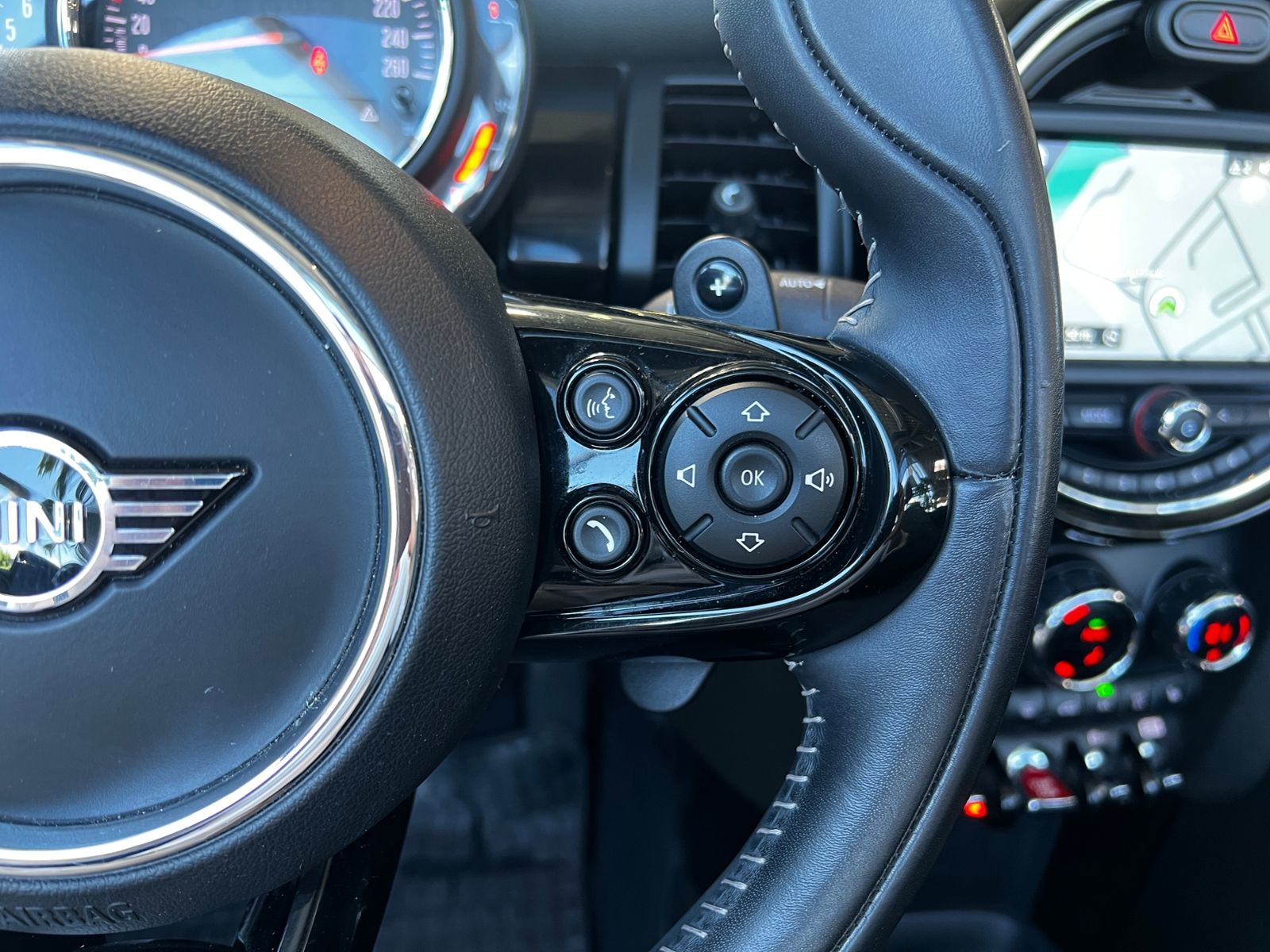 Fahrzeugabbildung MINI Cooper S Cabrio Chili LED NAVI SHZ