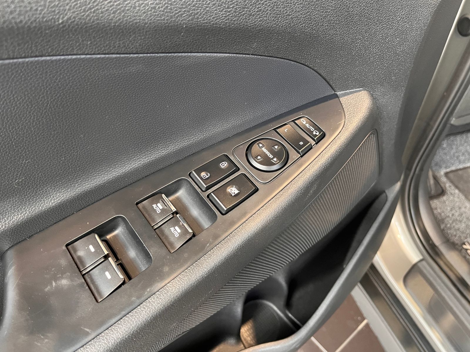 Fahrzeugabbildung Hyundai TUCSON Advantage AHK 2WD KLIMA NAVI ALU