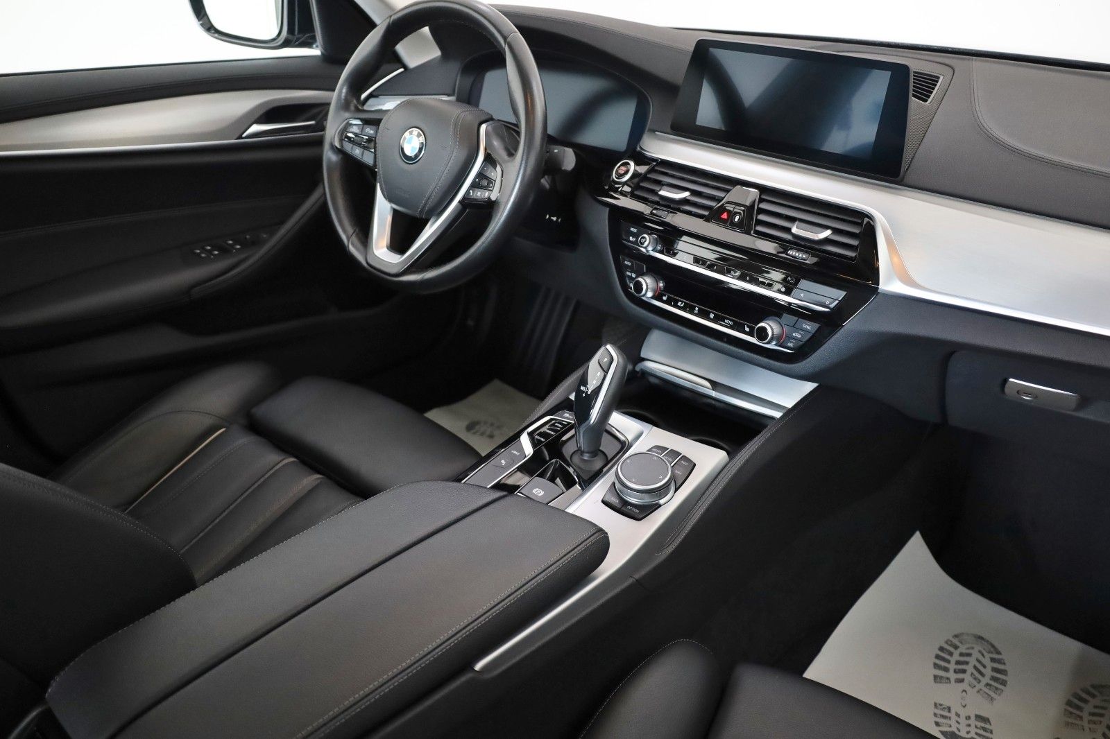 Fahrzeugabbildung BMW 530 e xDrive Luxury ,Leder,Navi,LED,Kamera,AHK e