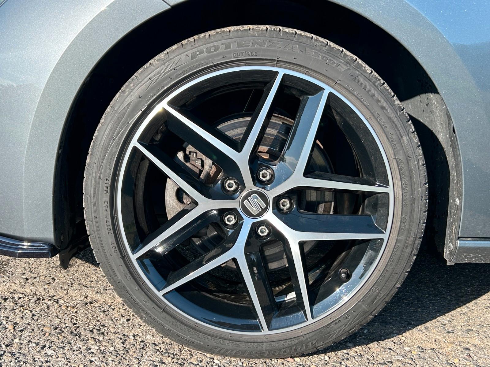 Seat Leon ST 1.8 FR DSG LED Navi AHK Sitzheizung PDC
