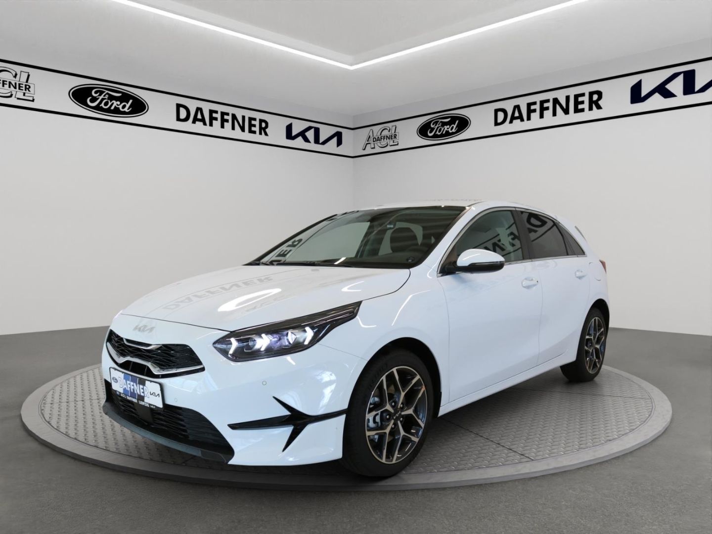 Fahrzeugabbildung Kia Ceed Ultimate Edition 1,5 T-GDi 48 V LED 17 Zoll
