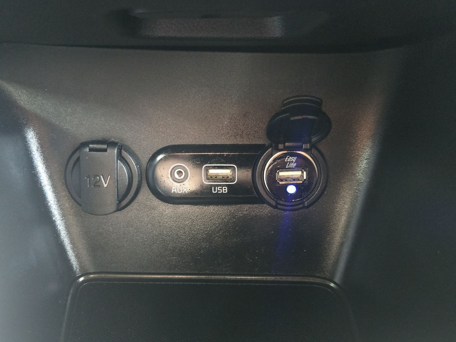 Fahrzeugabbildung Kia Cee'd Lenkradheizung/ NAVI/ RÜCKFAHRKAMERA