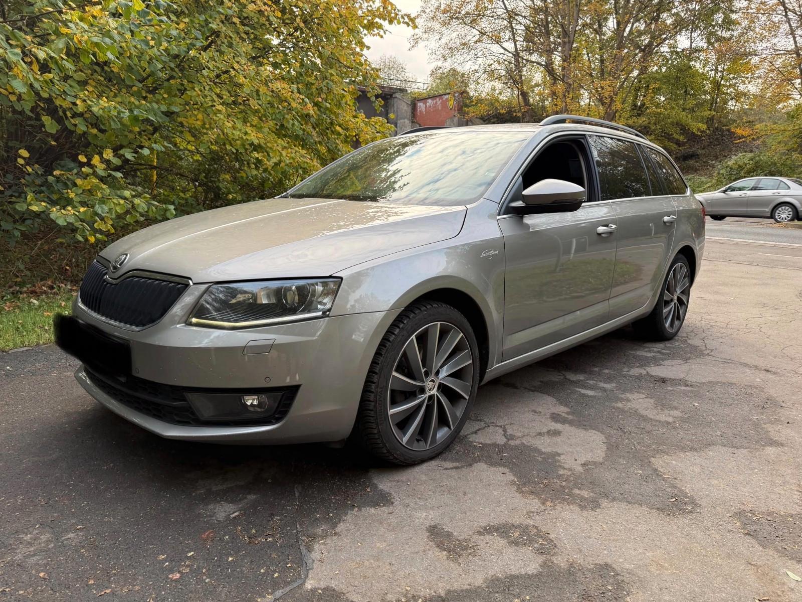 Skoda Octavia 2014 — rear view