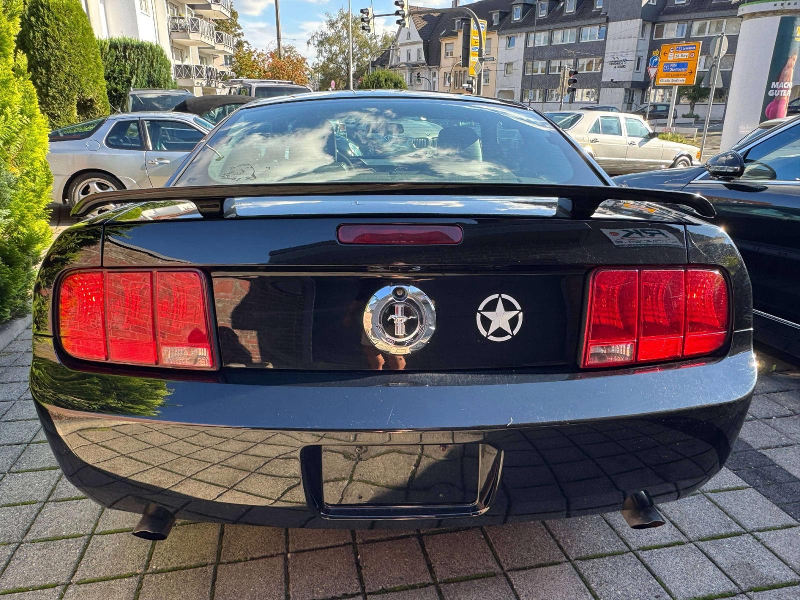 Ford Mustang Pony Paket mit Schaltgetriebe