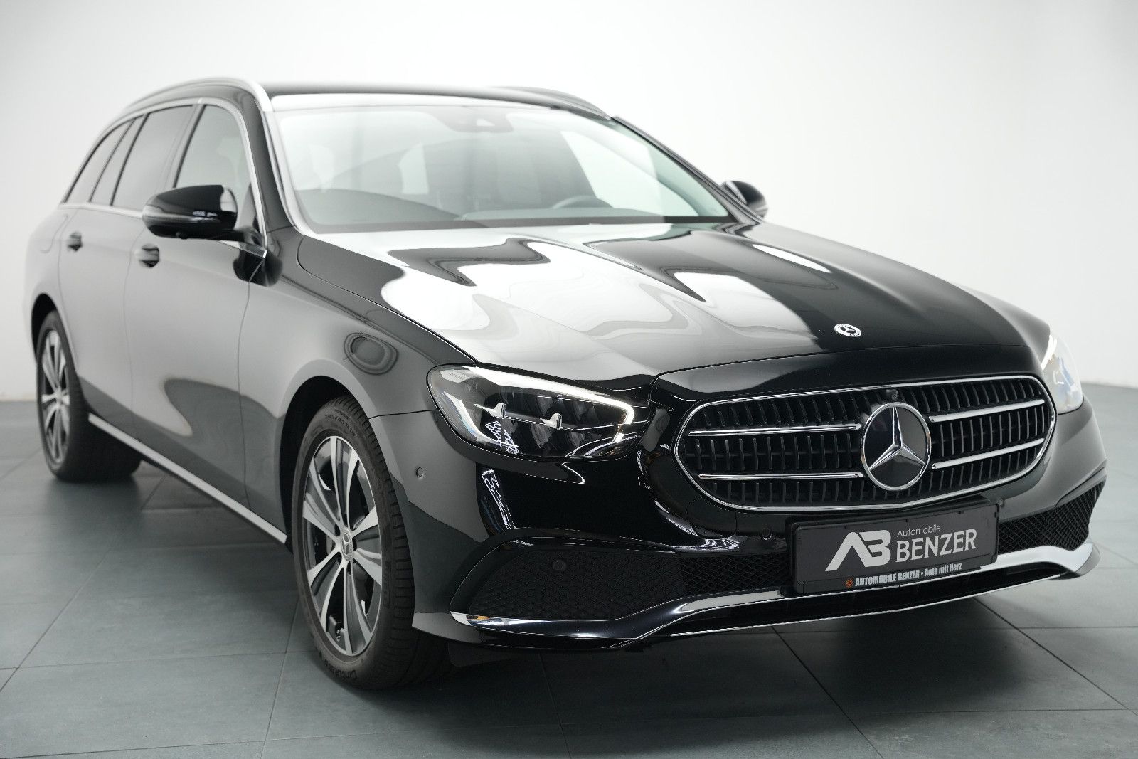 Fahrzeugabbildung Mercedes-Benz E 300 de/Plug-in/Leder/Ambiente/LED/360°Cam/SHZ/