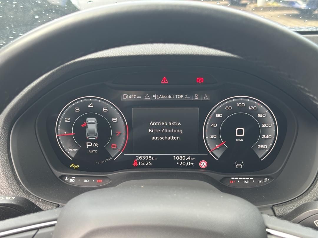 Fahrzeugabbildung Audi Q2 S line 35 TFSI S tronic Fahren Parken Leder