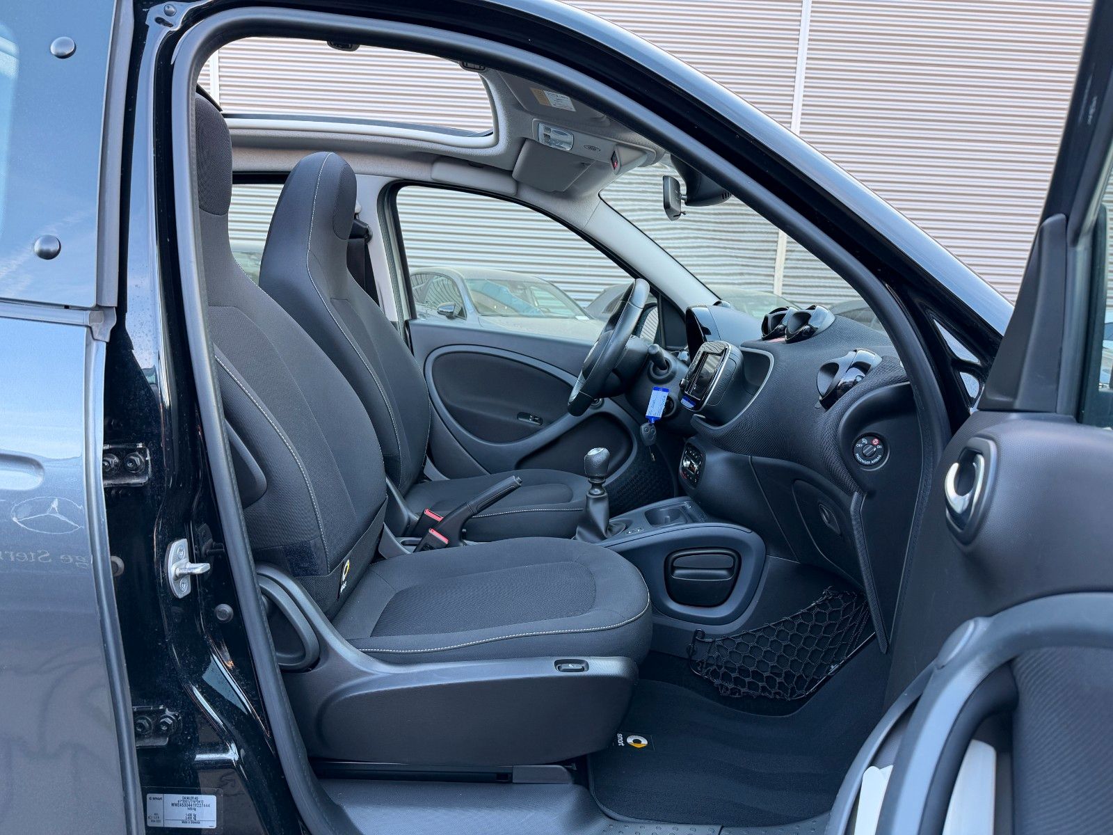 Fahrzeugabbildung Smart ForFour PASSION Tempomat+Klima+Faltdach+SHZ+BT