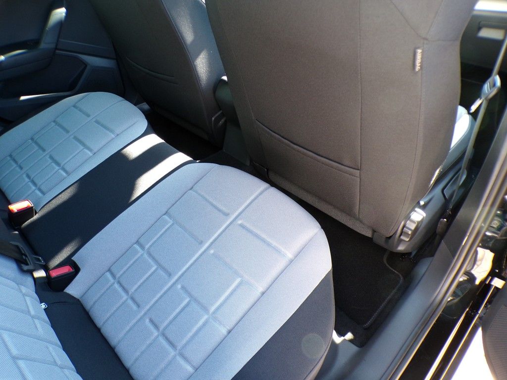 Fahrzeugabbildung SEAT Arona 1.5 TSI DSG FR Black Edition*LED*AHK*
