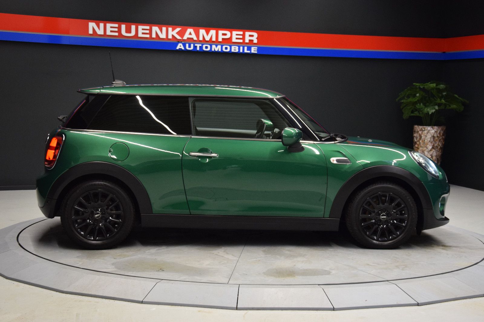 Fahrzeugabbildung MINI ONE 3-trg. Chili-Paket PDC Leder LED Ambiente