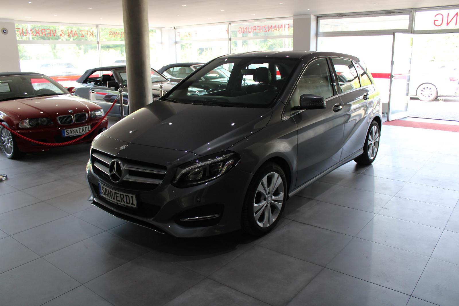 Mercedes-Benz B 200 SPORTPAKET LED LEDER NAVI AHK *EURO 6*