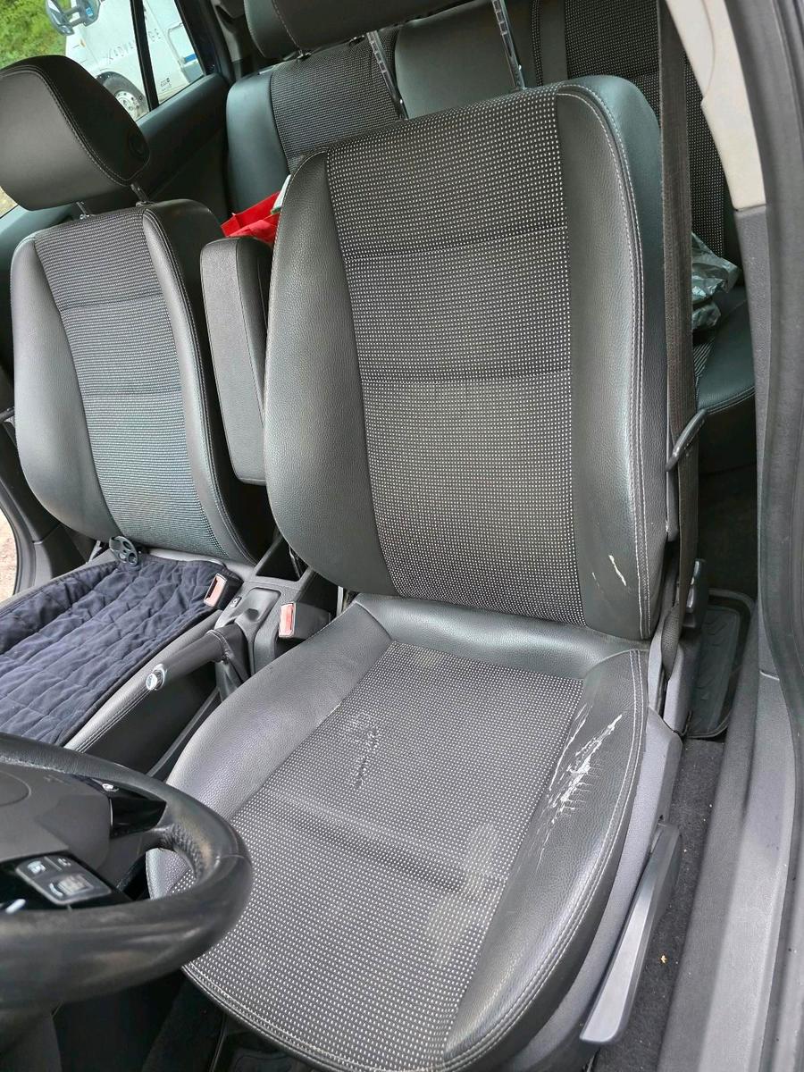 Opel Astra 2009 — photo 11