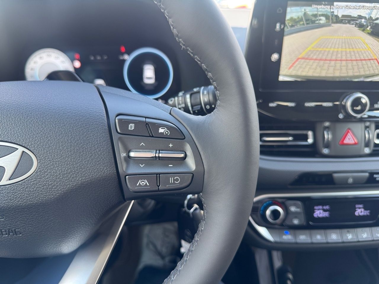 Fahrzeugabbildung Hyundai i30 ADVANTAGE LED*SHZ*LHZ*KAMERA*NAVI*USB*2Z-KL*