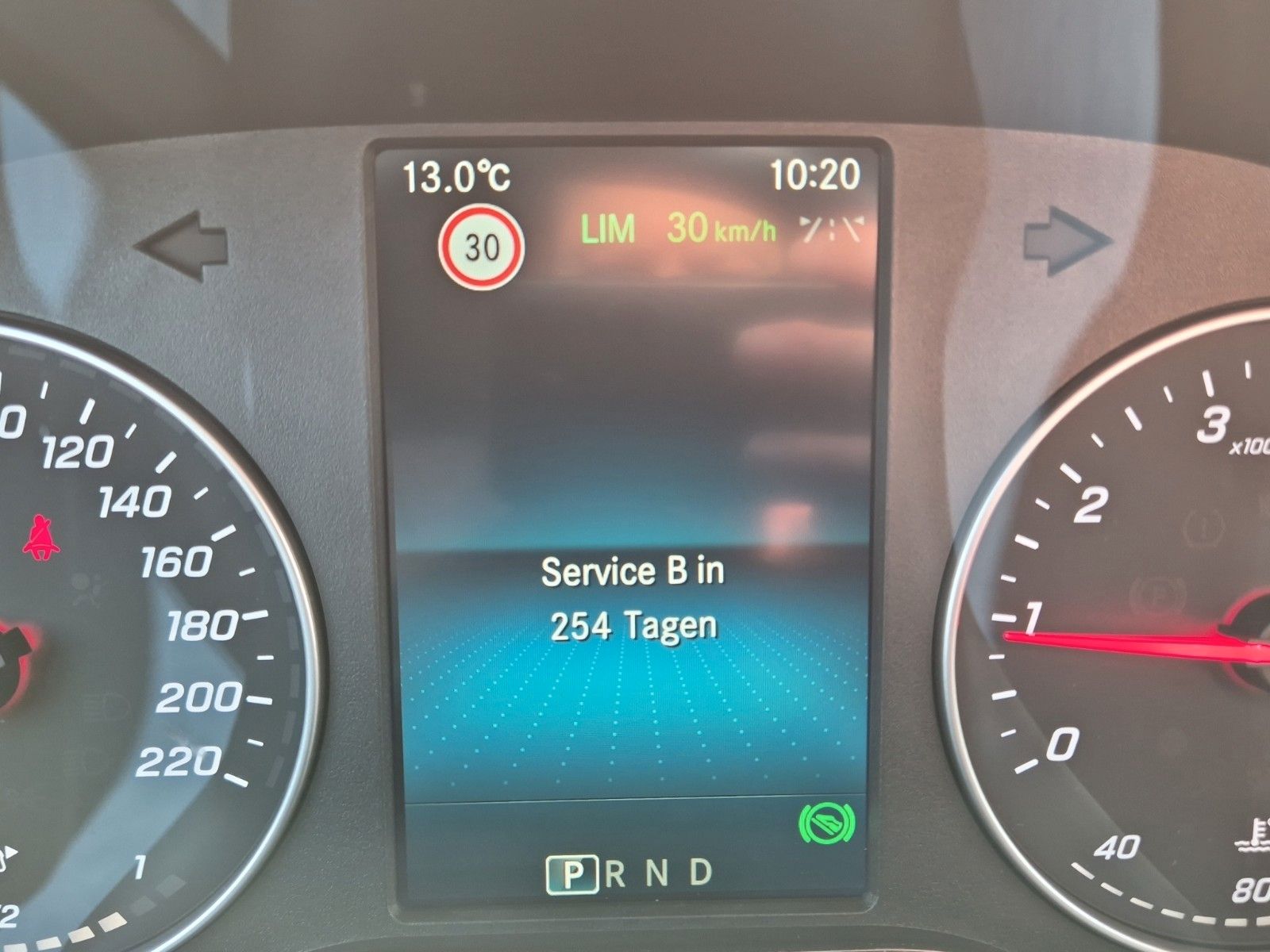 Fahrzeugabbildung Mercedes-Benz T-180 AUTOMATIK KAM LEDER NAVI LED ALLWETTER
