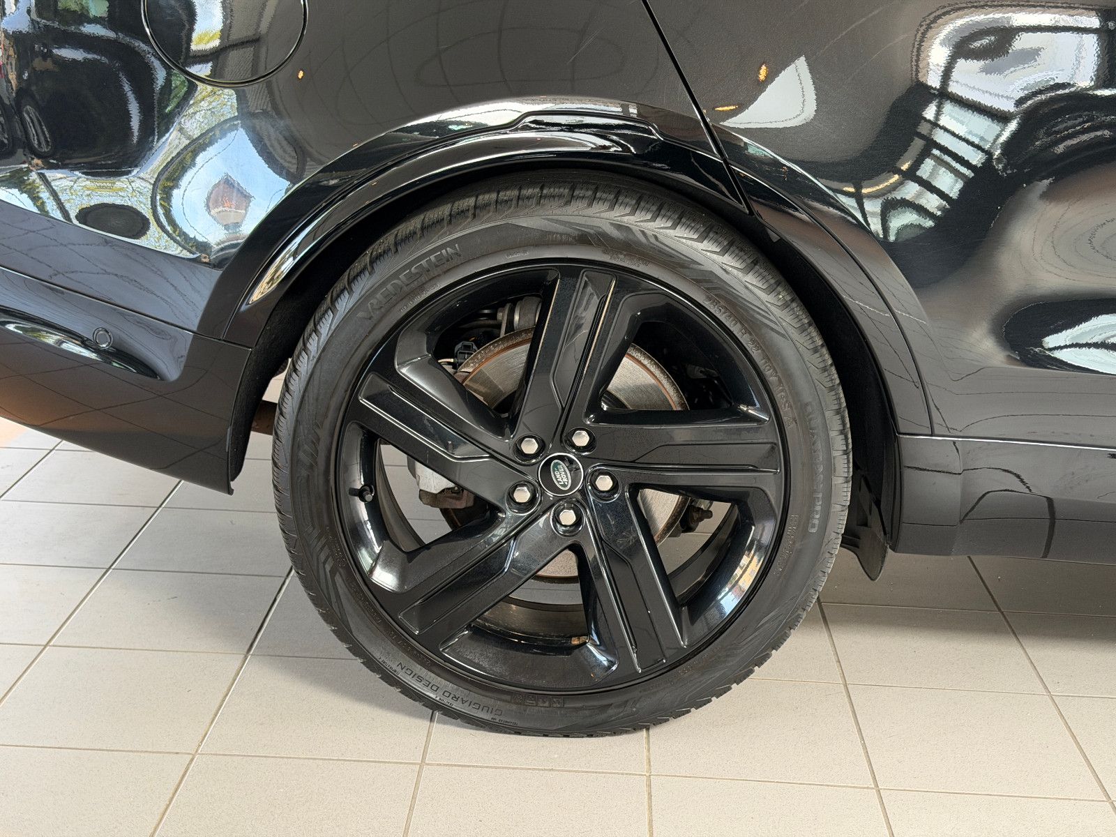 Fahrzeugabbildung Land Rover Discovery 5 R-Dynamic HSE D250 c AWD/PANO/MEMORY