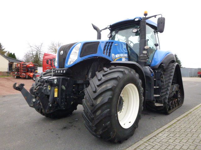 New Holland Traktor T8.435 SmartTrax Zugmaschine LOF