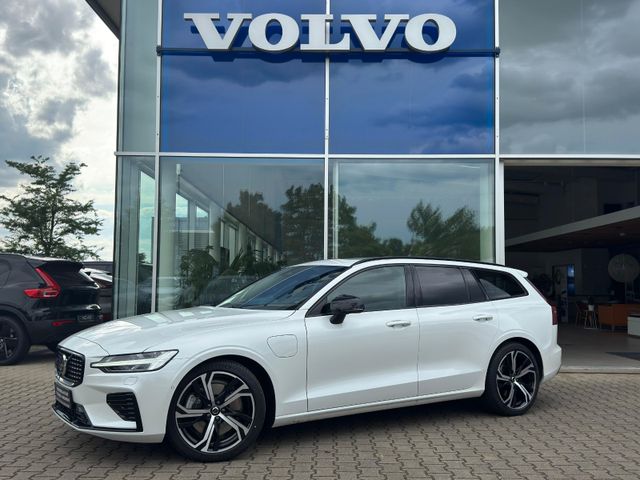 Volvo V60 T6 Plus Dark Recharge Plug-In Hybrid AWD