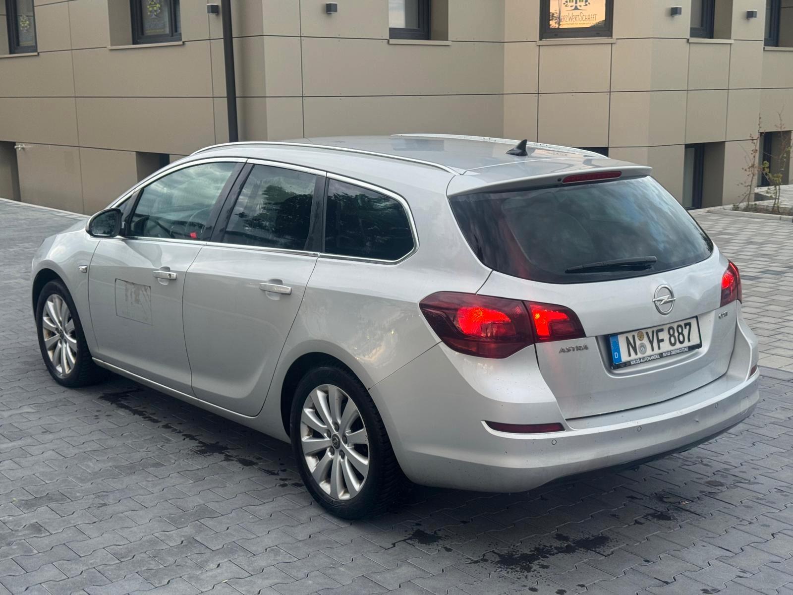 Opel Astra 2011 — engine 1.686 cm³, 110 HP (81kW)