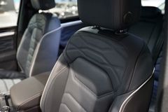 VW Touareg TDI R-Line | Leder | HuD | Luftfederung VW Touareg TDI R-Line | Leder | HuD | Luftfederung