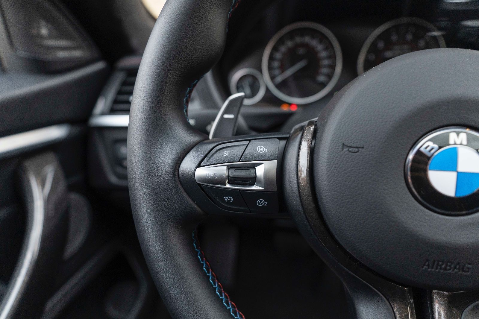 Fahrzeugabbildung BMW 440I M-Performance HUD H&K LED CARPLAY KAM REMUS