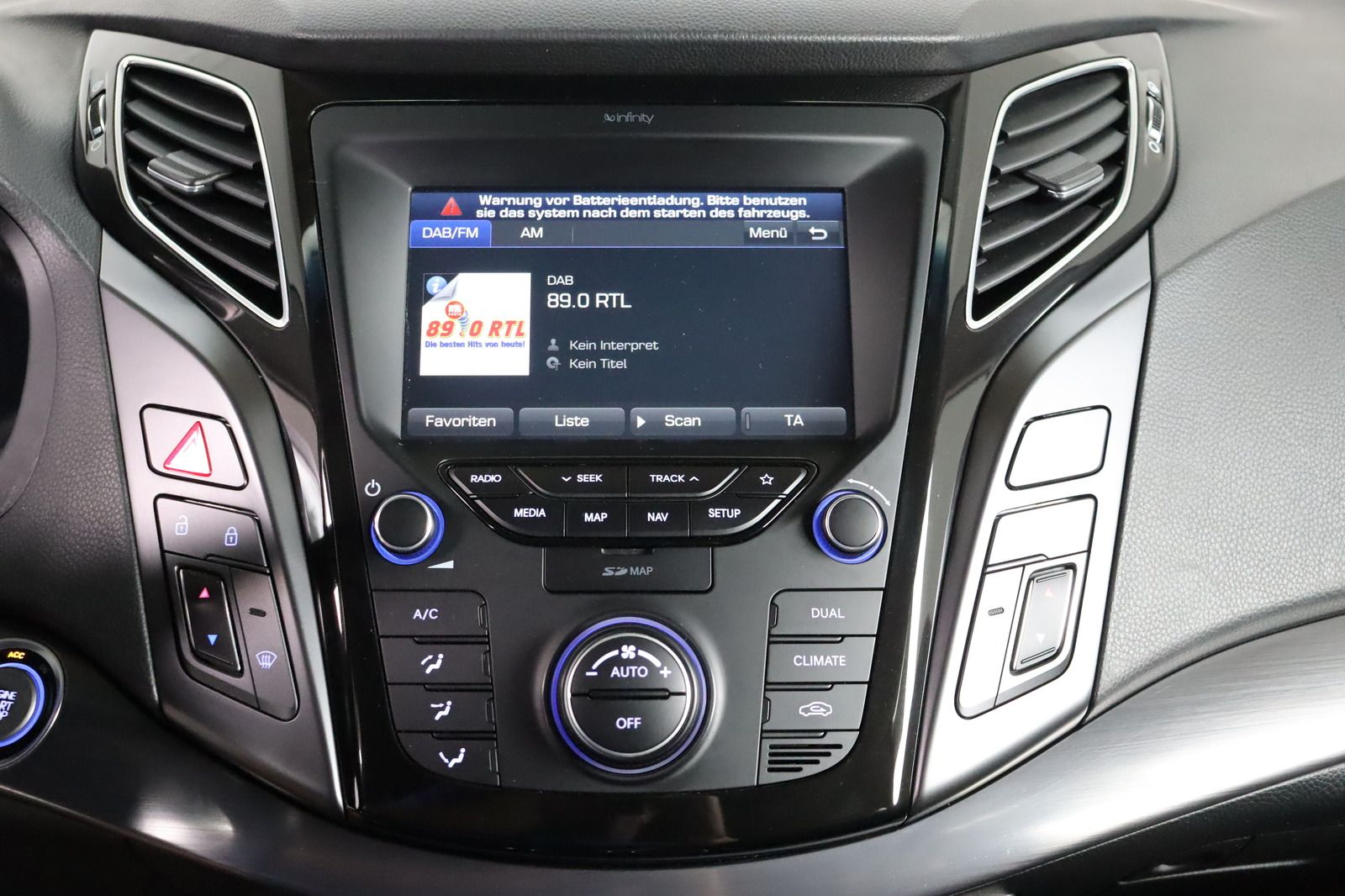 Fahrzeugabbildung Hyundai i40 CW 1.6 CRDi Space Plus * Sitzhzg./-lüftung