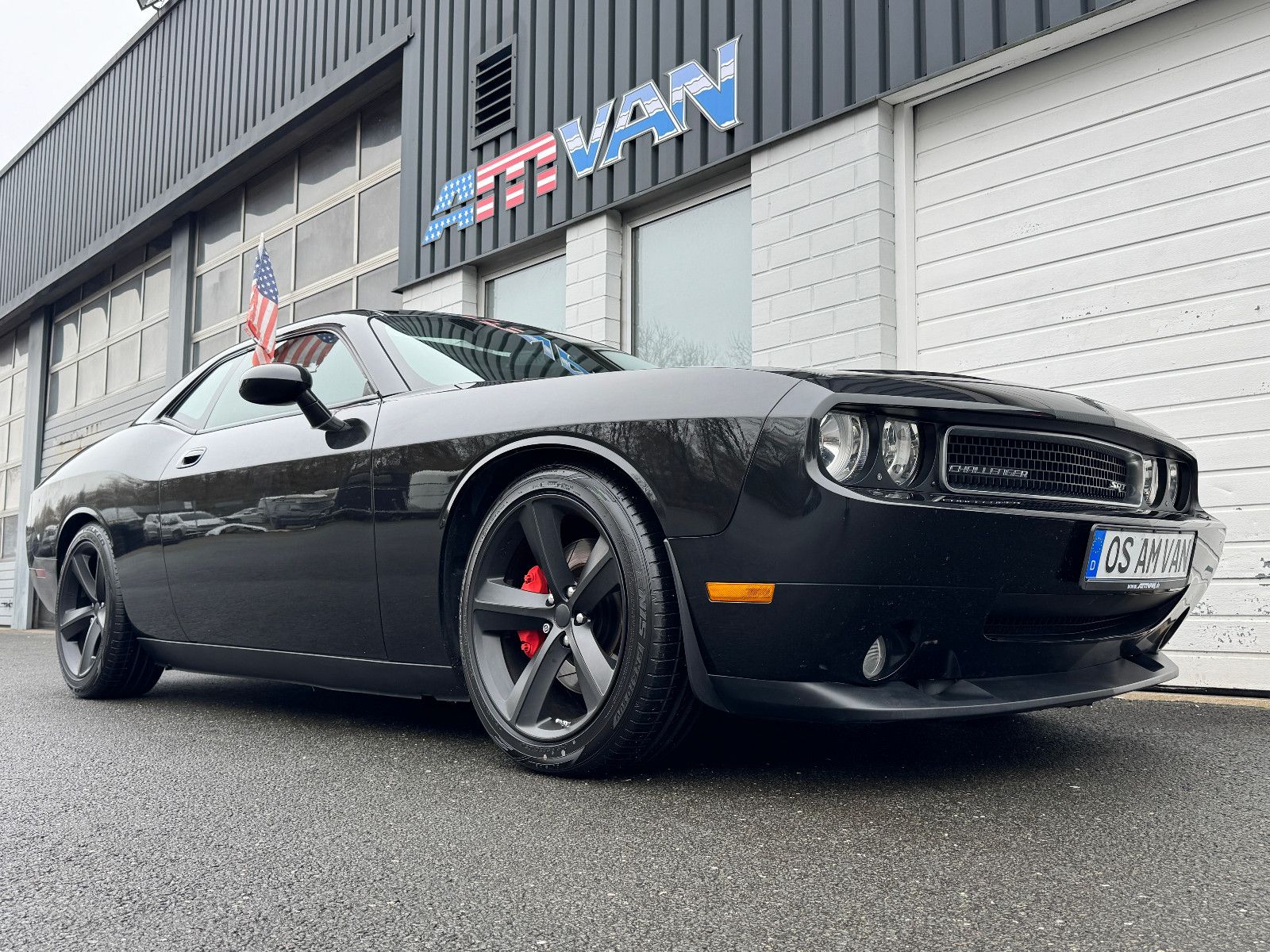 Fahrzeugabbildung Dodge Challenger 6.1 SRT-8 Neuwagenimport EU Navi SD