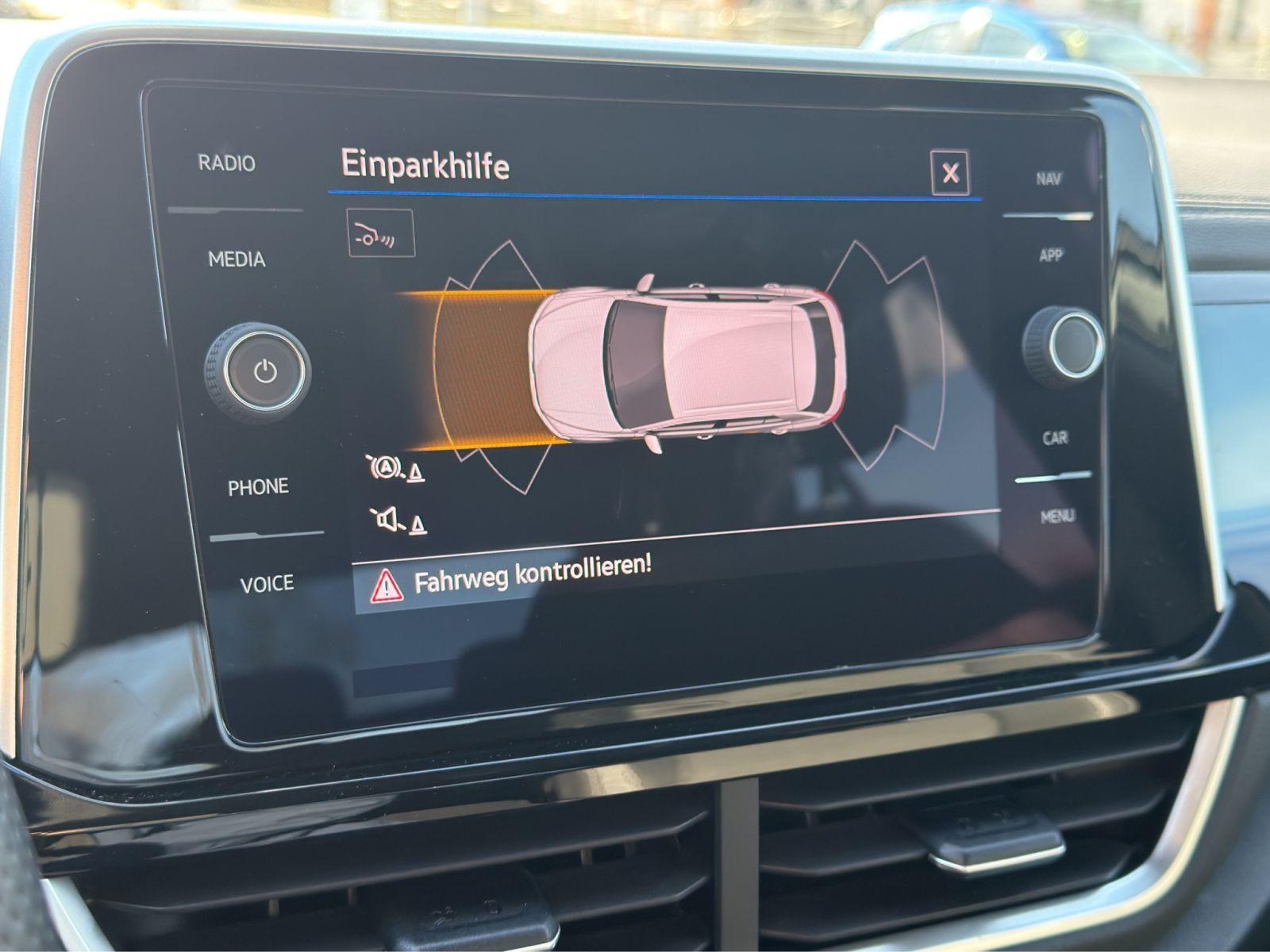 Volkswagen T-Roc 1.0 TSI R-Line AHK ACC Navi RFK