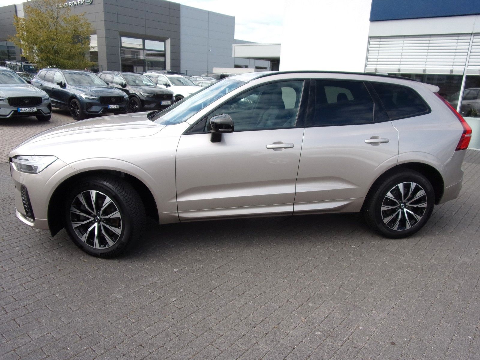 Volvo XC60 B4 Plus Dark 2WD foto 3