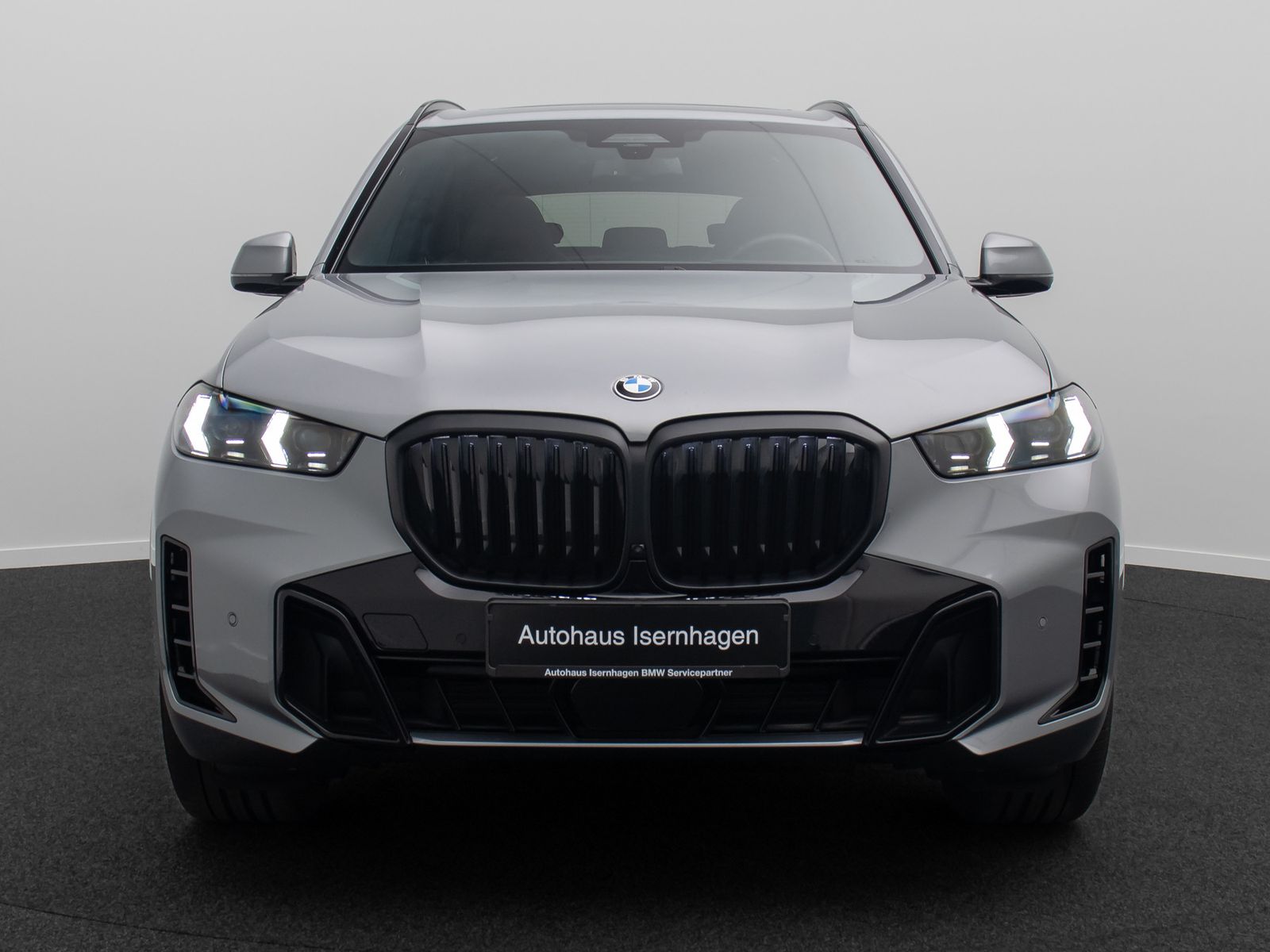 Fahrzeugabbildung BMW X5 xD40d M Sport HUD 360&deg; SoftClose DAB AHK 21"